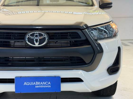 TOYOTA HILUX 2.8 D-4D TURBO DIESEL CD POWER PACK 4X4 MANUAL